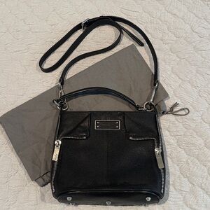 Alexander McQueen De Manta Bag Crossbody 2-way zipper details